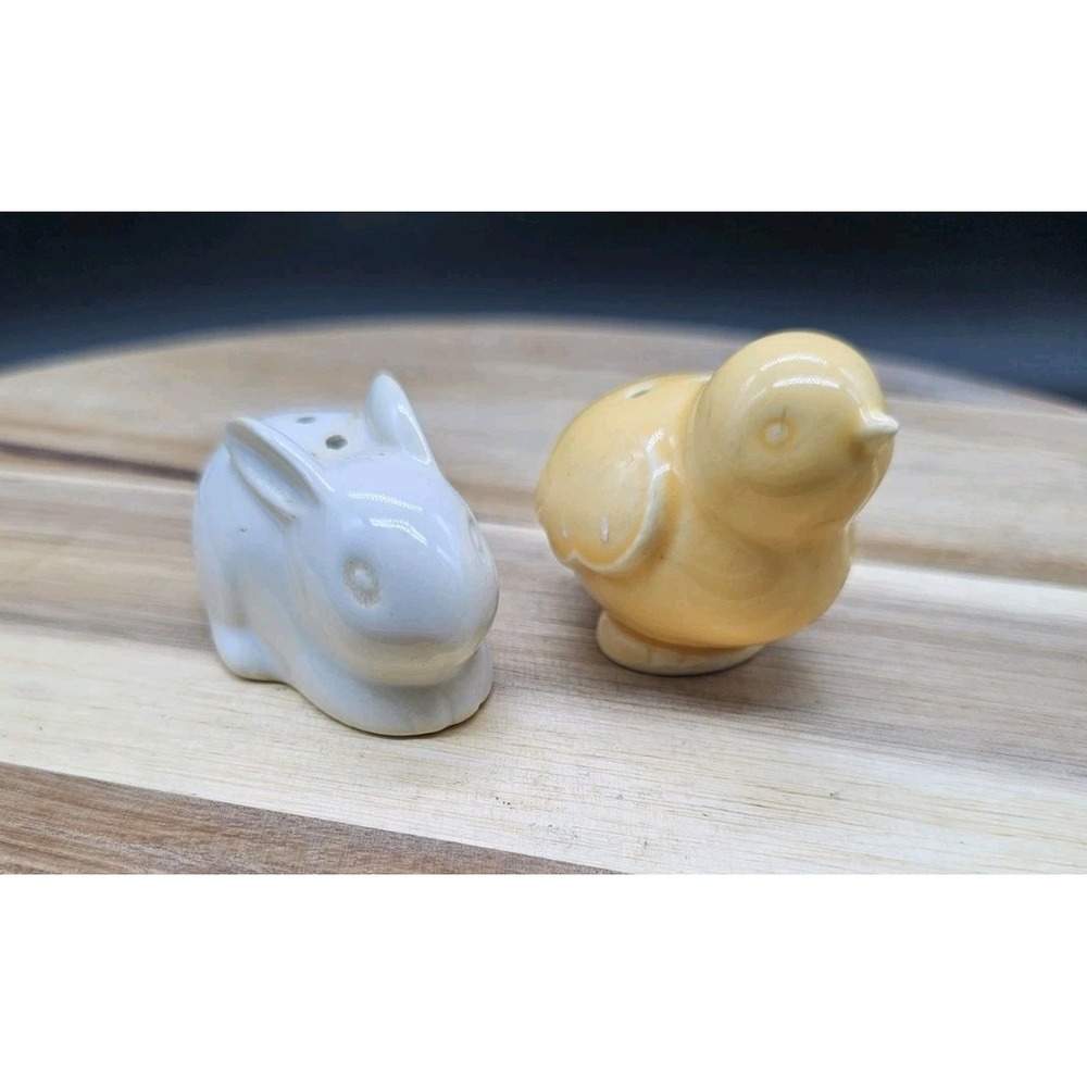 Vintage Hallmark Bunny & Chick‎ Salt & Pepper Shakers 2.5"